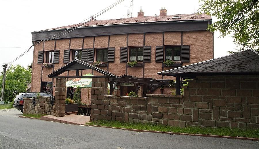 Penzion A Restaurace U Mamy Hotel Frýdek-Místek Buitenkant foto